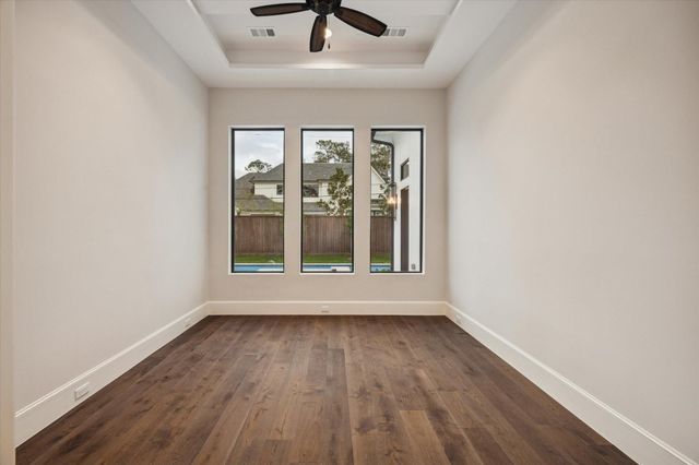 318 Knipp Road, Houston, TX 77024