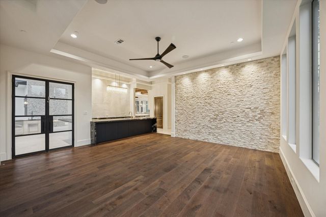 318 Knipp Road, Houston, TX 77024