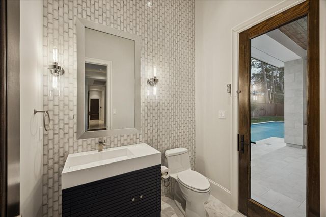 318 Knipp Road, Houston, TX 77024