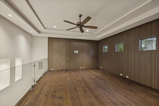 318 Knipp Road, Houston, TX 77024