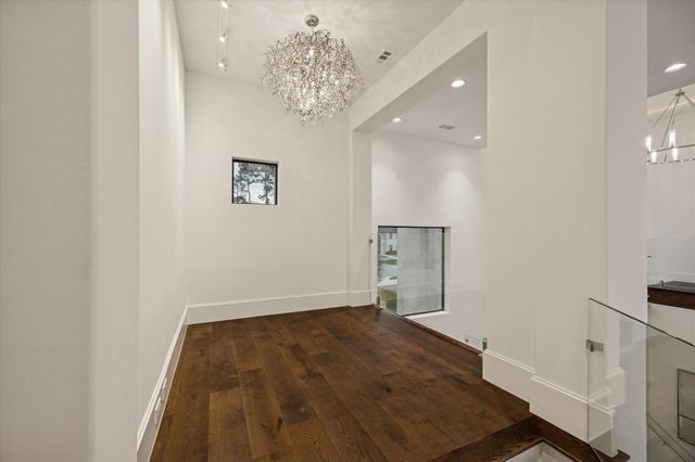 318 Knipp Road, Houston, TX 77024