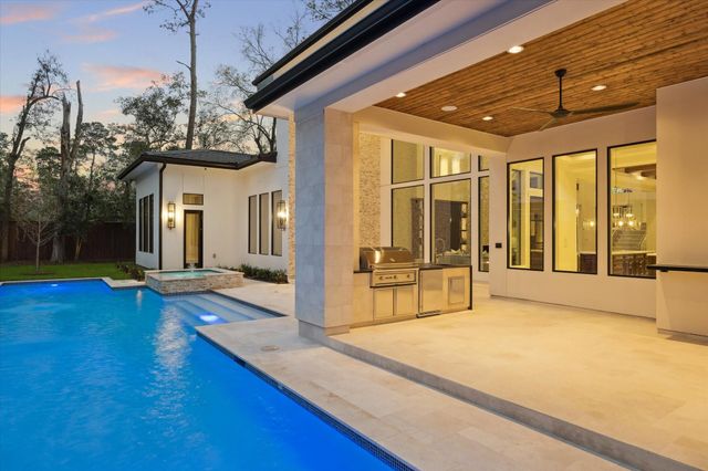 318 Knipp Road, Houston, TX 77024