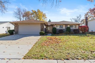 315 Cottonwood Court, Schaumburg, IL 60193