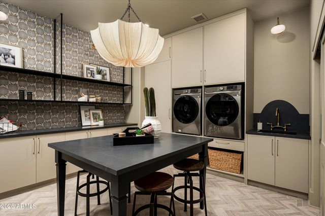 12034 N 68TH Place, Scottsdale, AZ 85254