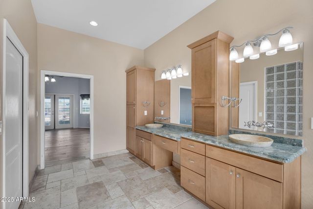3234 E SHERRY Lane, San Tan Valley, AZ 85140