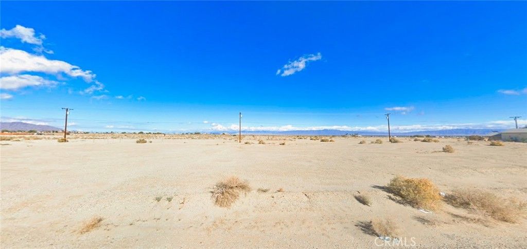 Image 4 of property listing at 971 Argentina Avenue, Salton City, CA 92275