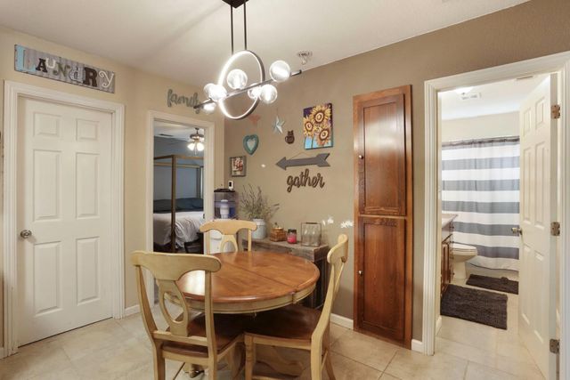 222 Maynell Ave, Modesto, CA 95354