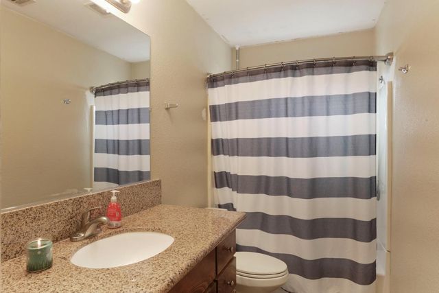 222 Maynell Ave, Modesto, CA 95354