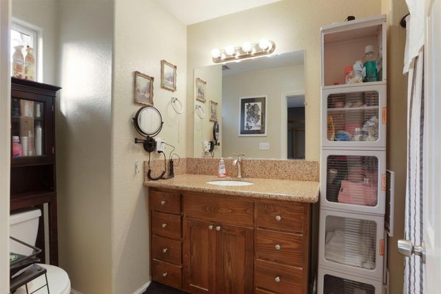 222 Maynell Ave, Modesto, CA 95354