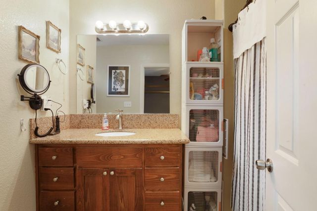 222 Maynell Ave, Modesto, CA 95354