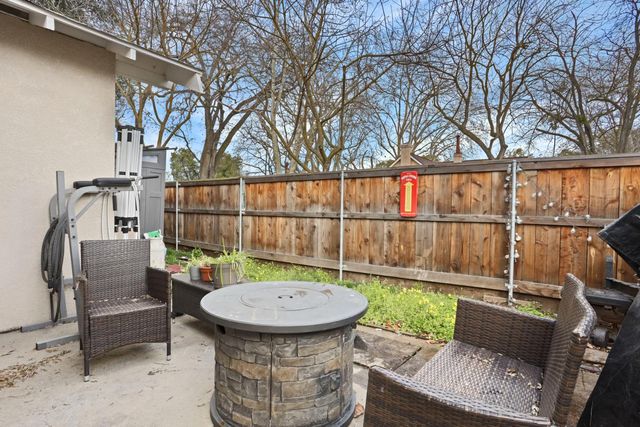 222 Maynell Ave, Modesto, CA 95354