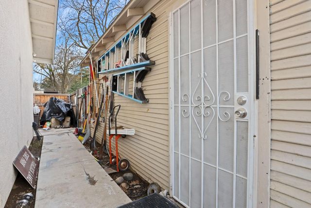 222 Maynell Ave, Modesto, CA 95354