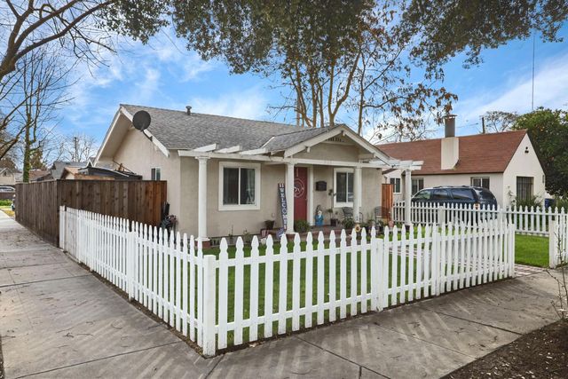 222 Maynell Ave, Modesto, CA 95354