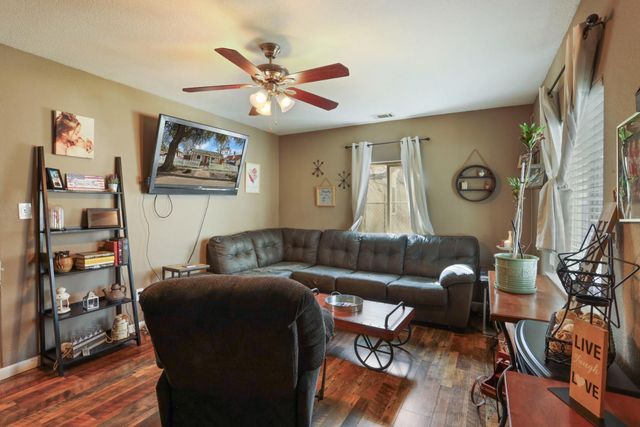 222 Maynell Ave, Modesto, CA 95354