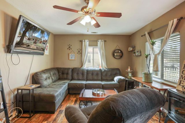 222 Maynell Ave, Modesto, CA 95354