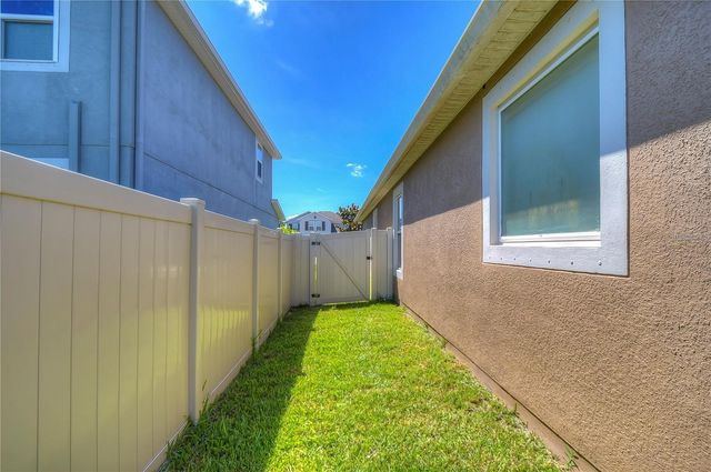 19391 LONG LAKE RANCH BOULEVARD, Lutz, FL 33558