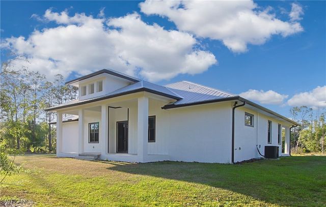 19401 Witts End, Alva, FL 33920