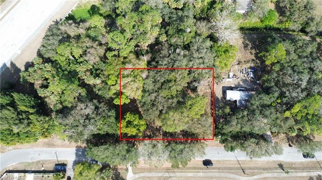 Suwanee AVE, Labelle, FL 33935