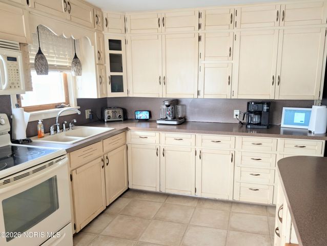 4913 Evansport Road, Defiance, OH 43512