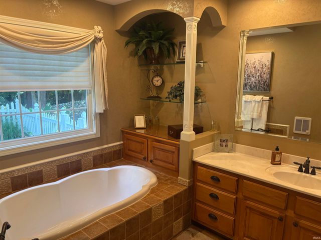 3782 N River Bluff Road, Vincennes, IN 47591