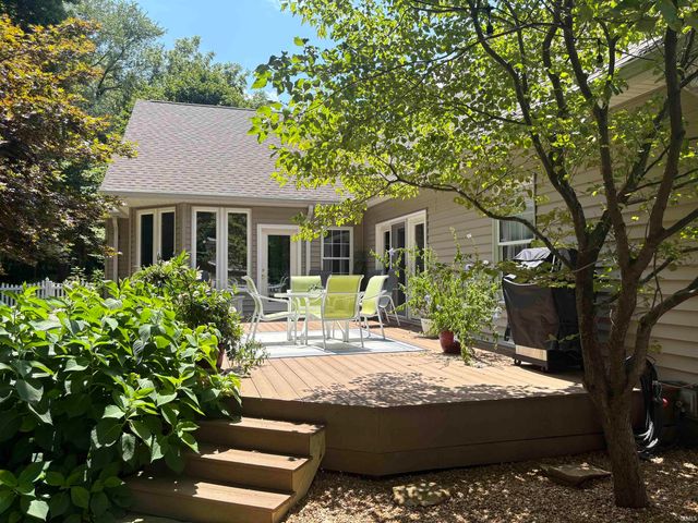 3782 N River Bluff Road, Vincennes, IN 47591