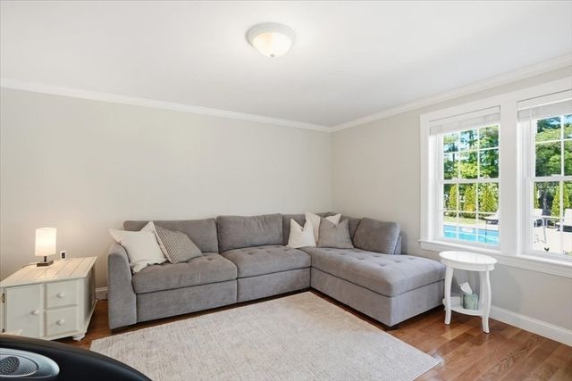 71 Fountain Knoll Ln, Kingston, MA 02364