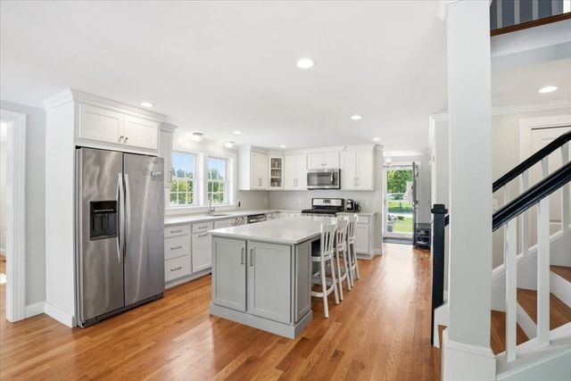 71 Fountain Knoll Ln, Kingston, MA 02364