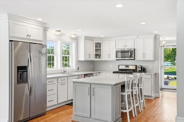71 Fountain Knoll Ln, Kingston, MA 02364
