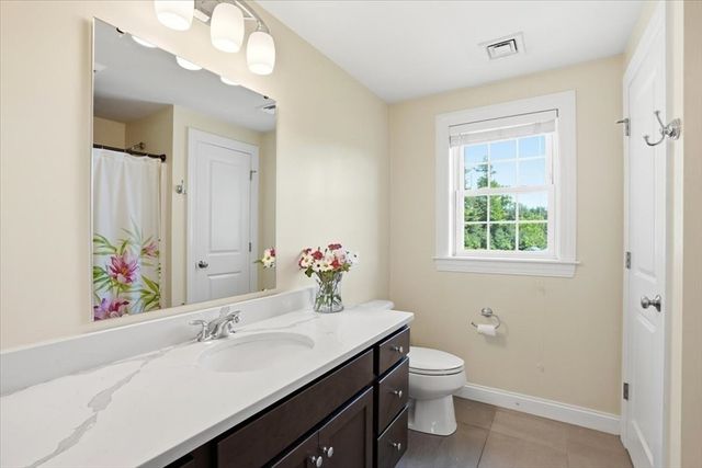 71 Fountain Knoll Ln, Kingston, MA 02364