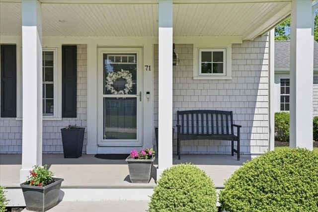 71 Fountain Knoll Ln, Kingston, MA 02364