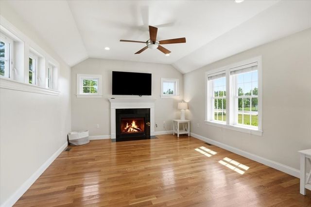 71 Fountain Knoll Ln, Kingston, MA 02364