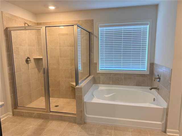 630 Garnet Dr, Acworth, GA 30101