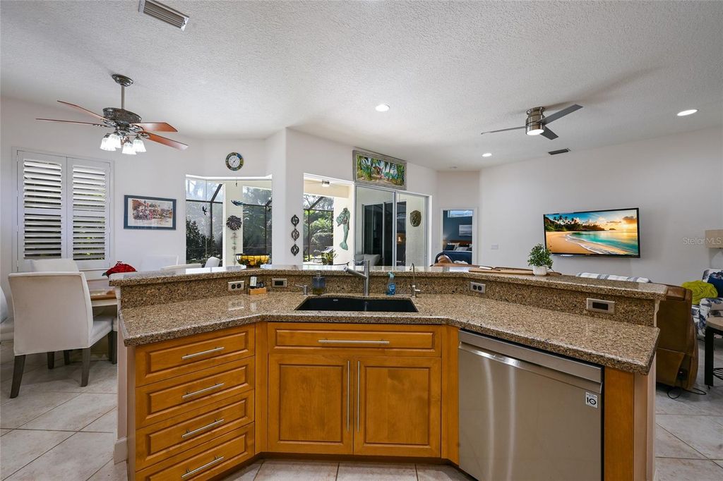 Image 20 of property listing at 6512 WESTWARD PLACE, Bradenton, FL 34201