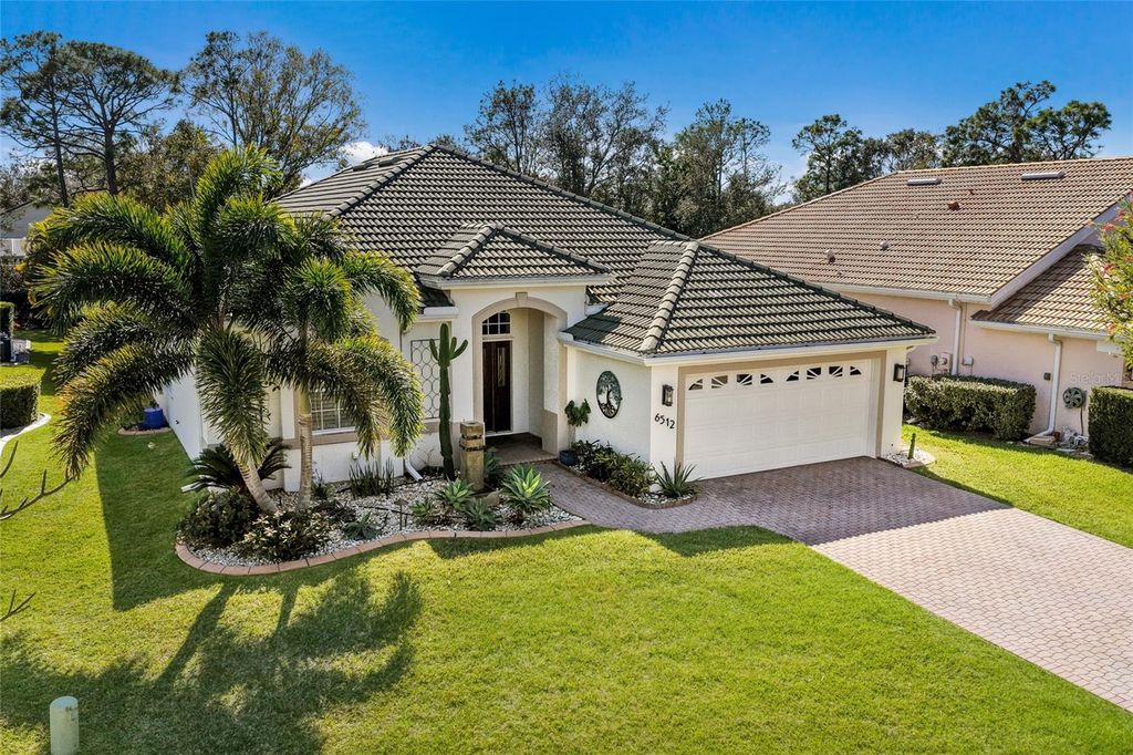 Image 3 of property listing at 6512 WESTWARD PLACE, Bradenton, FL 34201