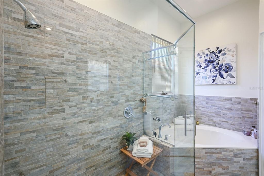 Image 29 of property listing at 6512 WESTWARD PLACE, Bradenton, FL 34201