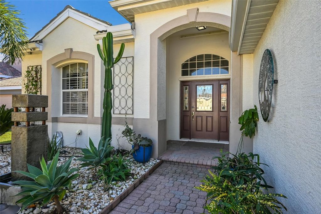 Image 4 of property listing at 6512 WESTWARD PLACE, Bradenton, FL 34201