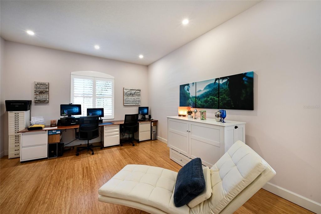 Image 6 of property listing at 6512 WESTWARD PLACE, Bradenton, FL 34201