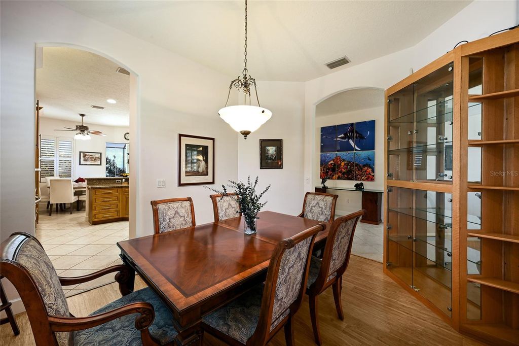 Image 9 of property listing at 6512 WESTWARD PLACE, Bradenton, FL 34201