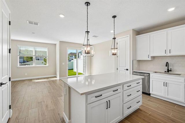 7487 DEER VALLEY CIRCLE, Tampa, FL 33635