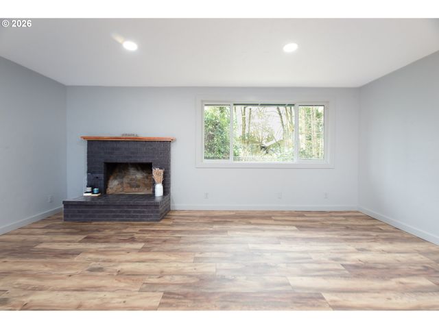 3910 ANDOVER St, Eugene, OR 97404