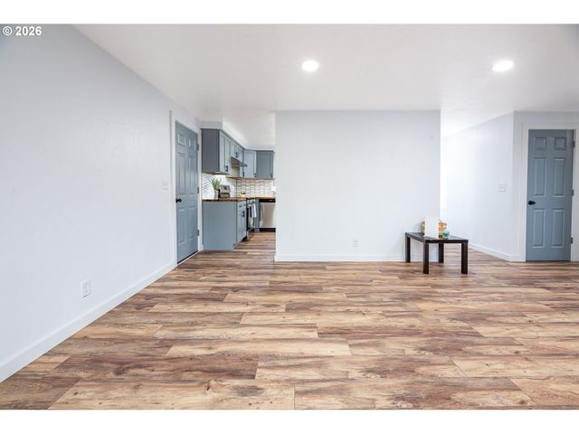 3910 ANDOVER St, Eugene, OR 97404