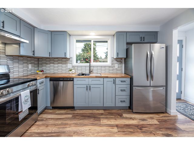 3910 ANDOVER St, Eugene, OR 97404