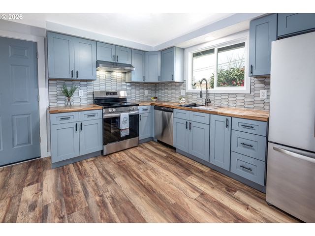 3910 ANDOVER St, Eugene, OR 97404