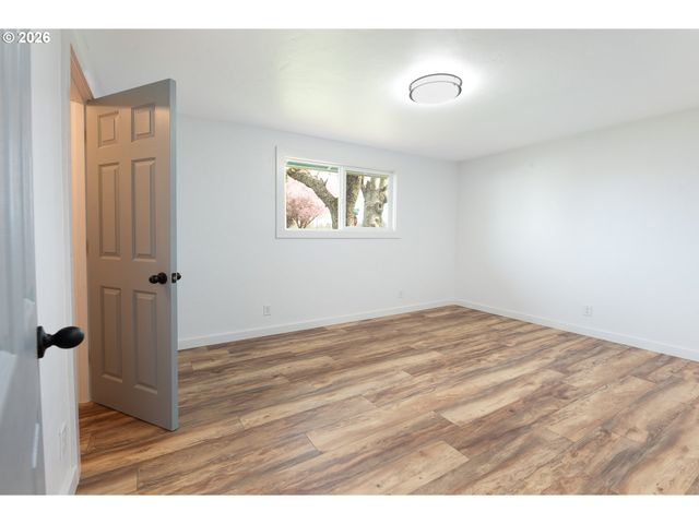 3910 ANDOVER St, Eugene, OR 97404