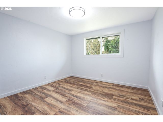 3910 ANDOVER St, Eugene, OR 97404