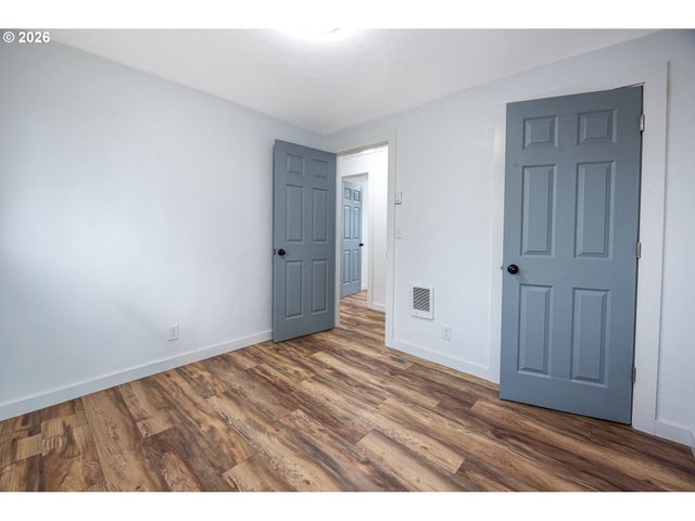 3910 ANDOVER St, Eugene, OR 97404