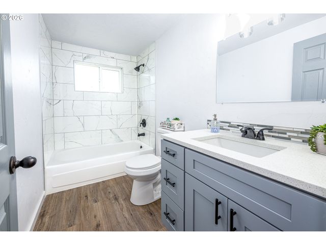 3910 ANDOVER St, Eugene, OR 97404