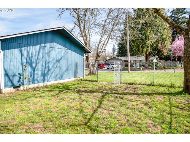3910 ANDOVER St, Eugene, OR 97404