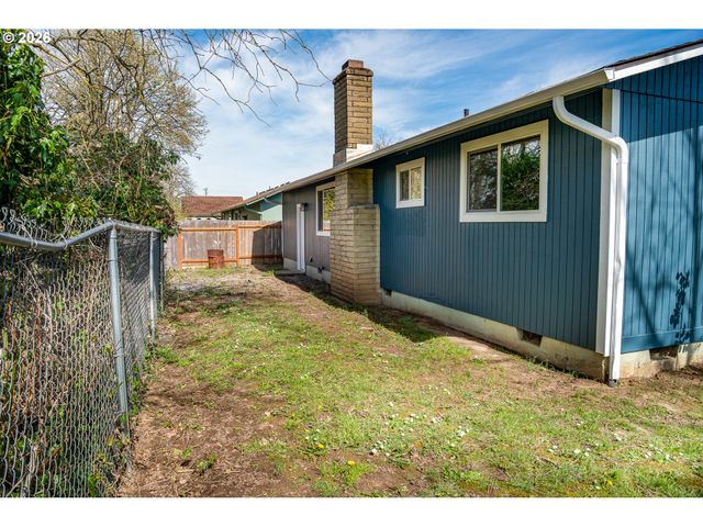 3910 ANDOVER St, Eugene, OR 97404