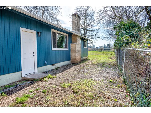 3910 ANDOVER St, Eugene, OR 97404